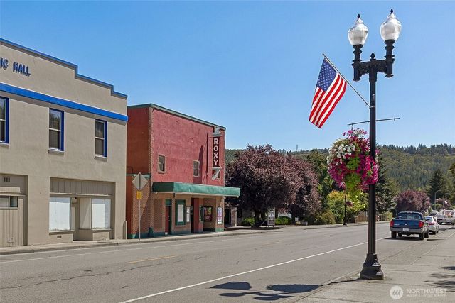 306 Maple Drive N, Eatonville, WA 98328