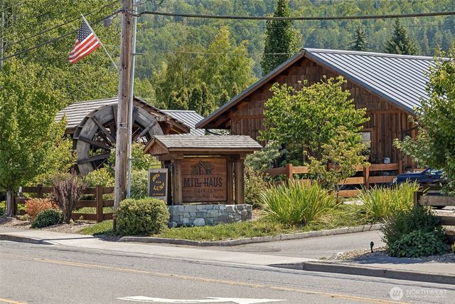 306 Maple Drive N, Eatonville, WA 98328