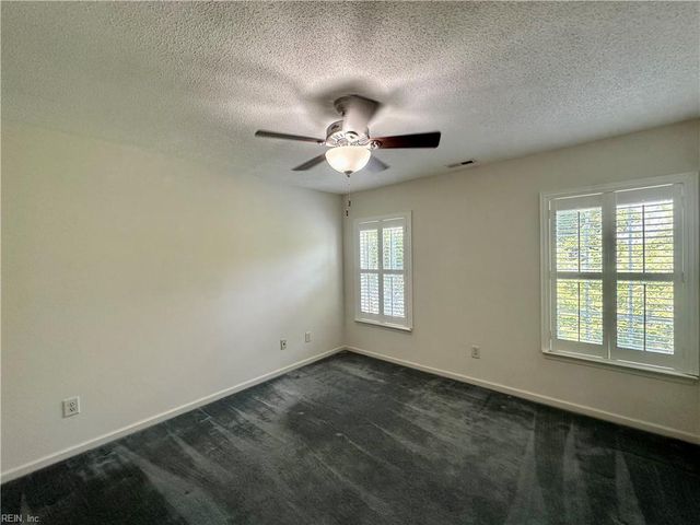 1504 Sawgrass LN, Portsmouth, VA 23703