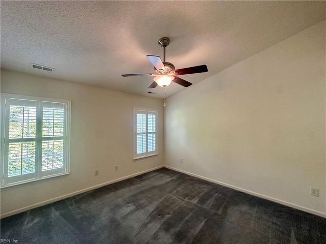 1504 Sawgrass LN, Portsmouth, VA 23703