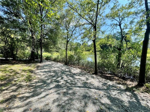 1504 Sawgrass LN, Portsmouth, VA 23703