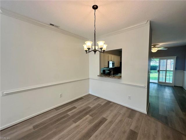 1504 Sawgrass LN, Portsmouth, VA 23703