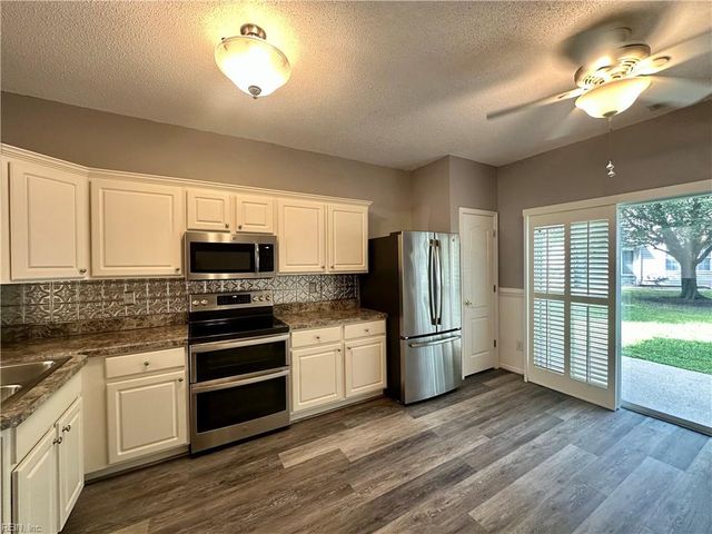 1504 Sawgrass LN, Portsmouth, VA 23703