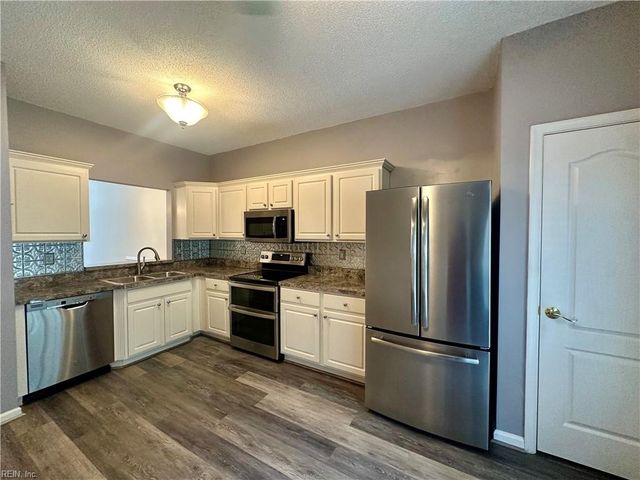1504 Sawgrass LN, Portsmouth, VA 23703