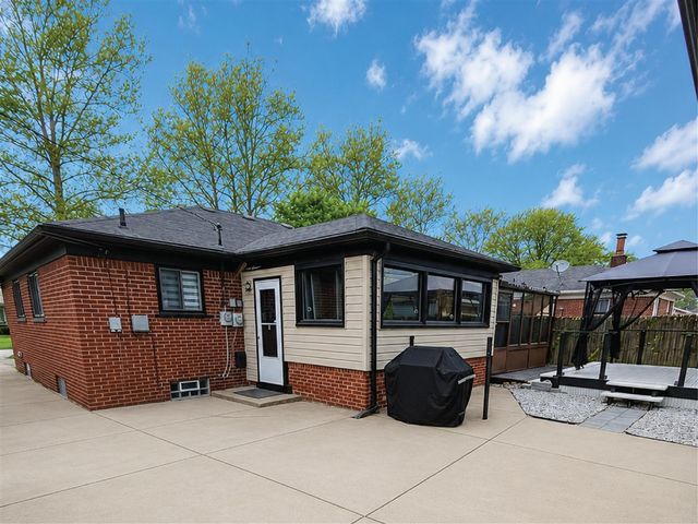 13042 Sioux Avenue, Redford, MI 48239