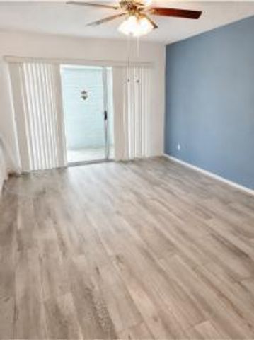 3524 Via Poinciana Apt 104, Lake Worth, FL 33467