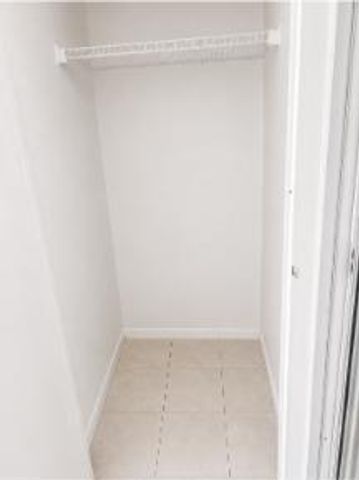 3524 Via Poinciana Apt 104, Lake Worth, FL 33467