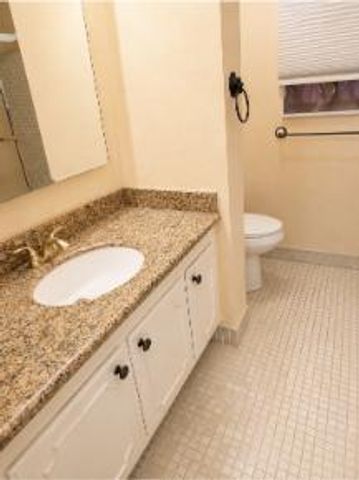 3524 Via Poinciana Apt 104, Lake Worth, FL 33467