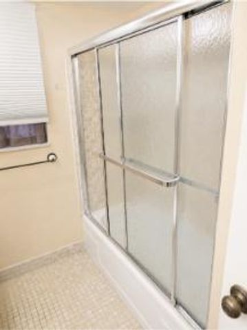 3524 Via Poinciana Apt 104, Lake Worth, FL 33467