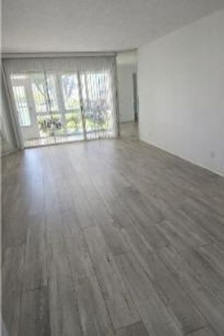 3524 Via Poinciana Apt 104, Lake Worth, FL 33467