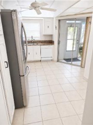 3524 Via Poinciana Apt 104, Lake Worth, FL 33467