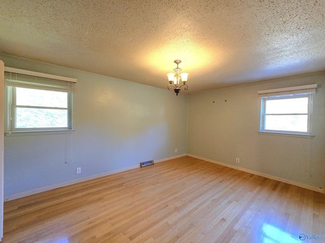 6113 Rickwood Drive NW, Huntsville, AL 35810