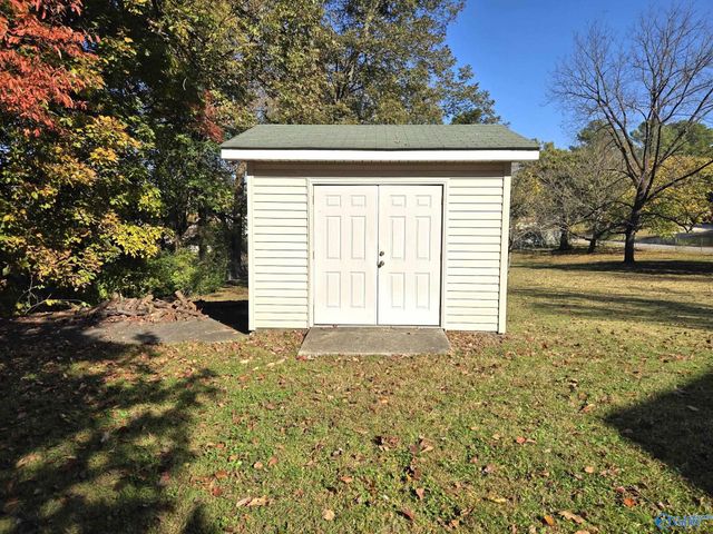 6113 Rickwood Drive NW, Huntsville, AL 35810