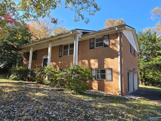 6113 Rickwood Drive NW, Huntsville, AL 35810