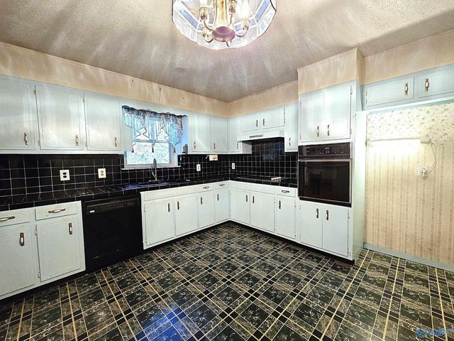 6113 Rickwood Drive NW, Huntsville, AL 35810