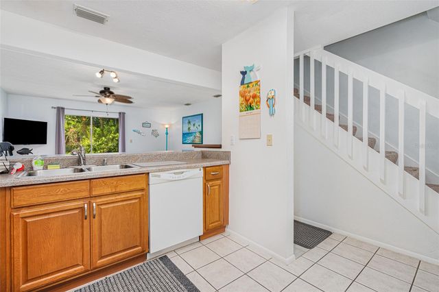 175 YORKTOWNE DRIVE UT11, Daytona Beach, FL 32119