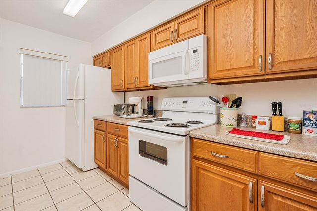 175 YORKTOWNE DRIVE UT11, Daytona Beach, FL 32119