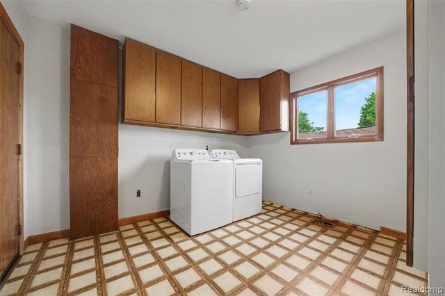 7774 Colony Drive, Clay, MI 48001