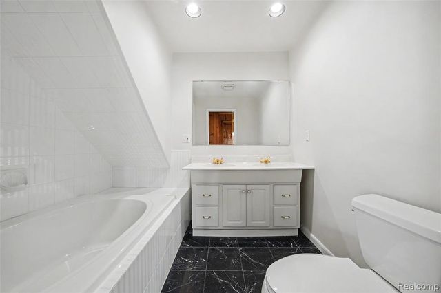 7774 Colony Drive, Clay, MI 48001