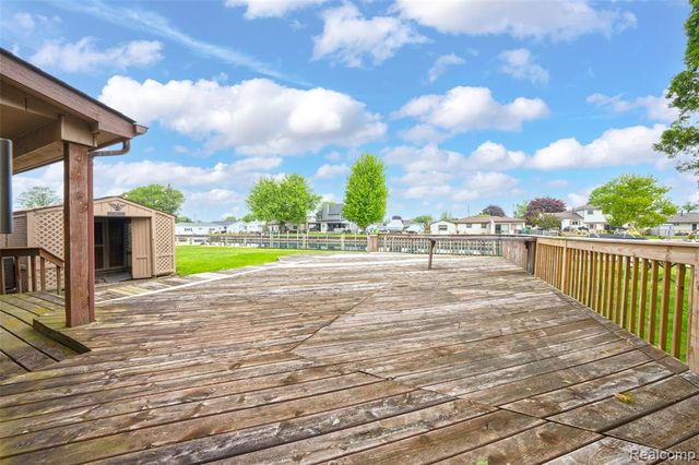7774 Colony Drive, Clay, MI 48001