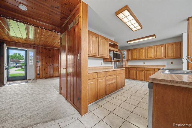 7774 Colony Drive, Clay, MI 48001
