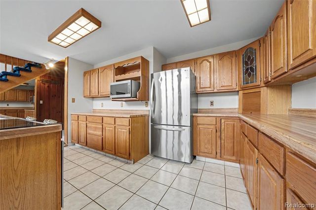7774 Colony Drive, Clay, MI 48001