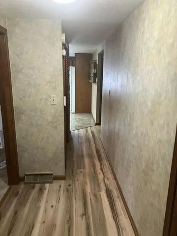 216 Bryson Mill Rd, South New Castle Boro, PA 16102