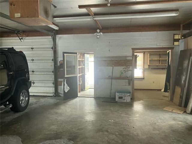 216 Bryson Mill Rd, South New Castle Boro, PA 16102