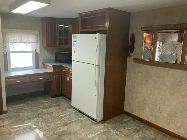 216 Bryson Mill Rd, South New Castle Boro, PA 16102