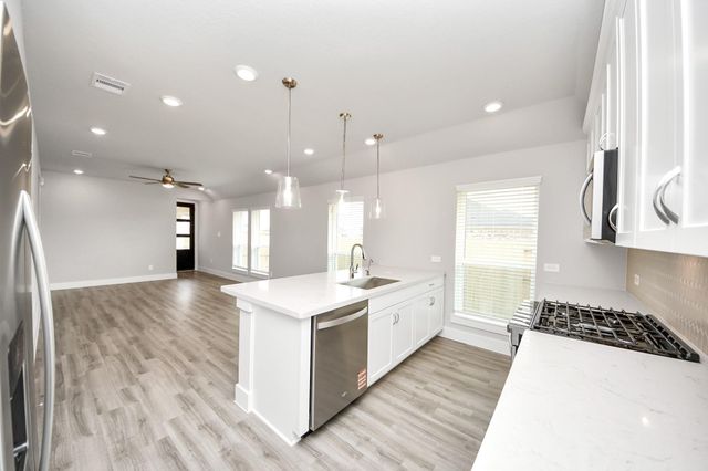 239 Bay Laurel Drive, Alvin, TX 77511