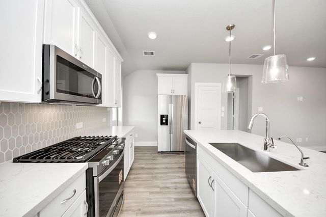 239 Bay Laurel Drive, Alvin, TX 77511