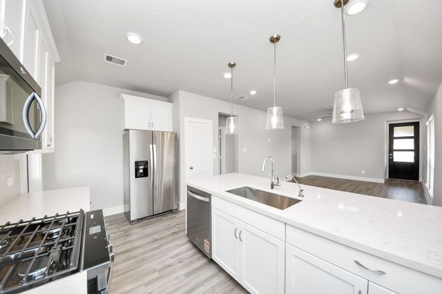 239 Bay Laurel Drive, Alvin, TX 77511