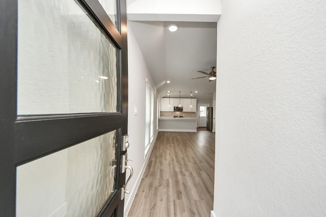 239 Bay Laurel Drive, Alvin, TX 77511