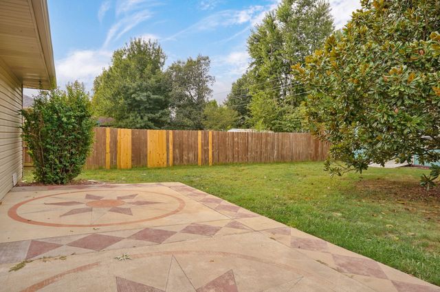 5247 S Morning Glory Lane, Battlefield, MO 65619