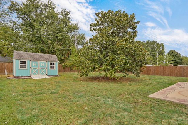 5247 S Morning Glory Lane, Battlefield, MO 65619
