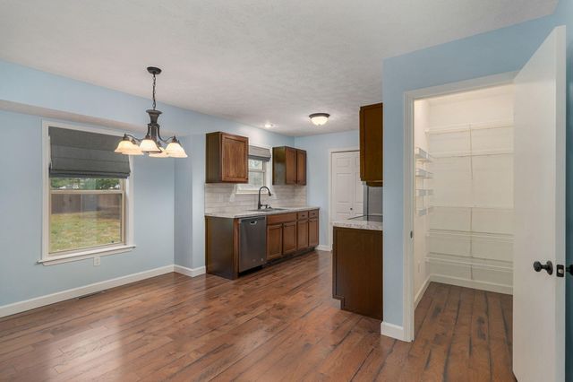 5247 S Morning Glory Lane, Battlefield, MO 65619