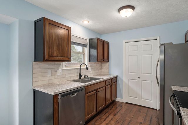 5247 S Morning Glory Lane, Battlefield, MO 65619