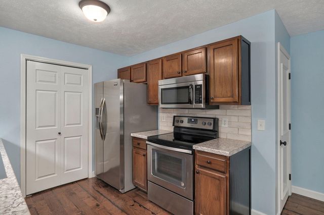 5247 S Morning Glory Lane, Battlefield, MO 65619