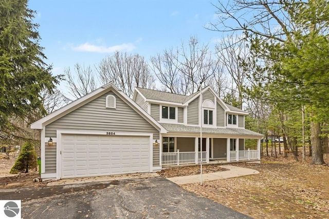 3854 Village Circle, Traverse City, MI 49686