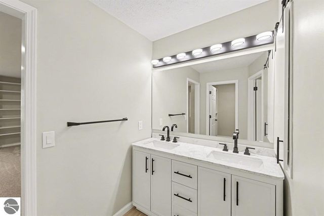 3854 Village Circle, Traverse City, MI 49686