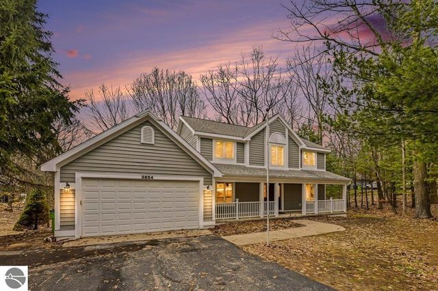 3854 Village Circle, Traverse City, MI 49686