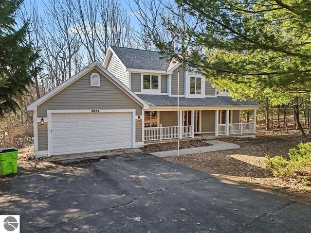 3854 Village Circle, Traverse City, MI 49686