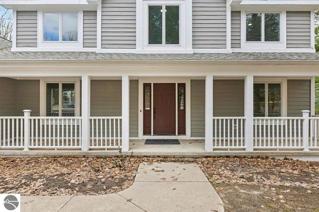 3854 Village Circle, Traverse City, MI 49686