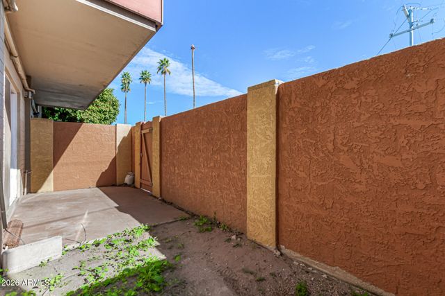 357 E THOMAS Road A111, Phoenix, AZ 85012