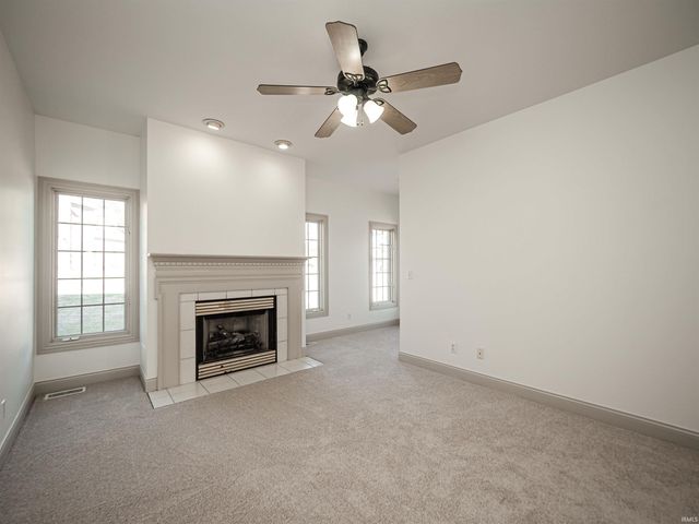 2444 Crosswalk Lane, Newburgh, IN 47630