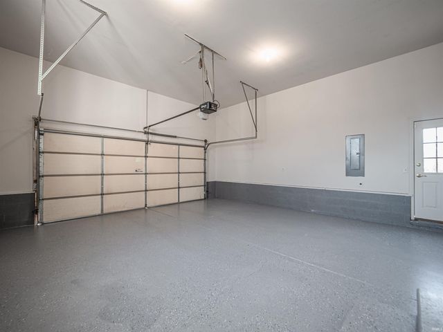 2444 Crosswalk Lane, Newburgh, IN 47630