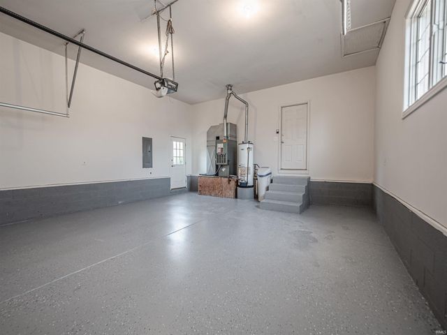 2444 Crosswalk Lane, Newburgh, IN 47630