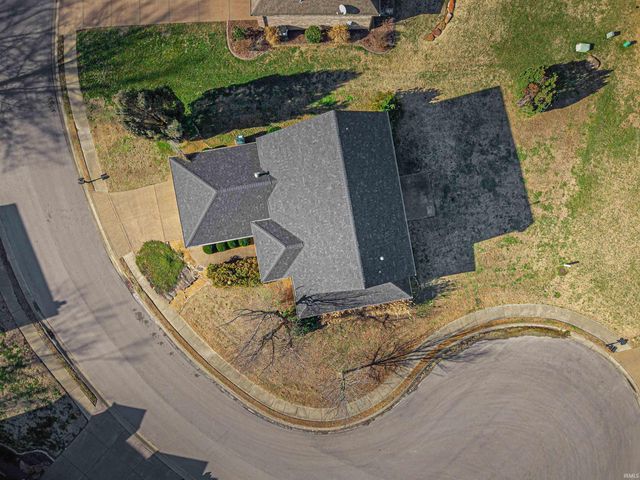 2444 Crosswalk Lane, Newburgh, IN 47630