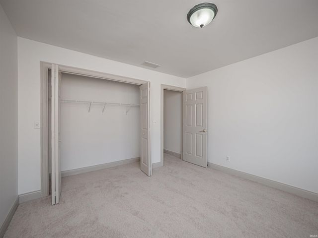 2444 Crosswalk Lane, Newburgh, IN 47630