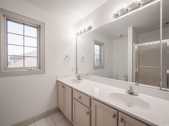 2444 Crosswalk Lane, Newburgh, IN 47630